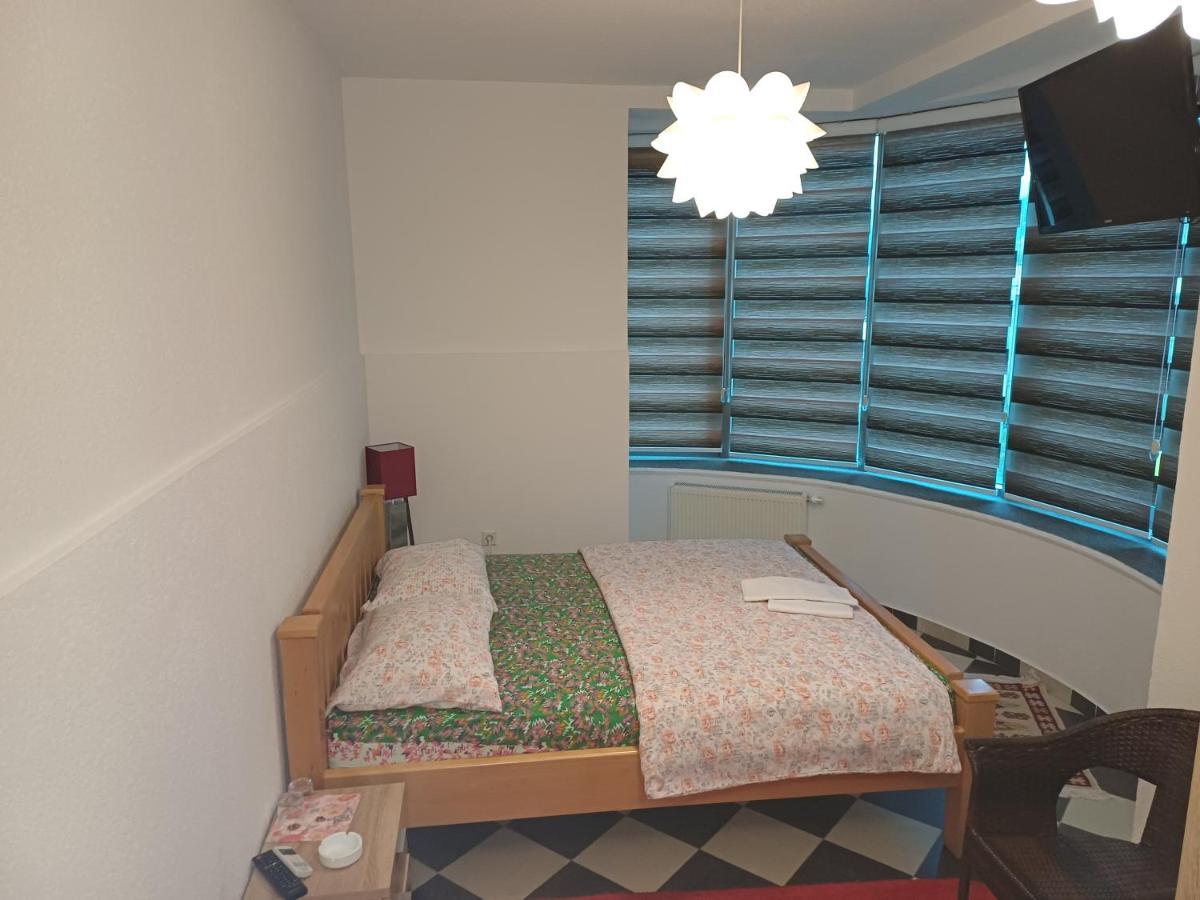 Hollywood Motel Podlugovi ภายนอก รูปภาพ